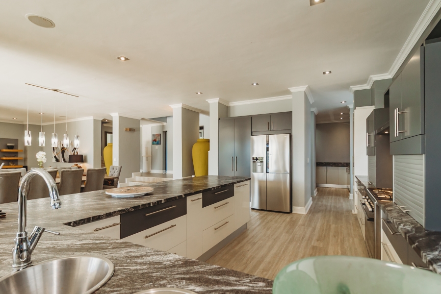 4 Bedroom Property for Sale in Herolds Bay Western Cape